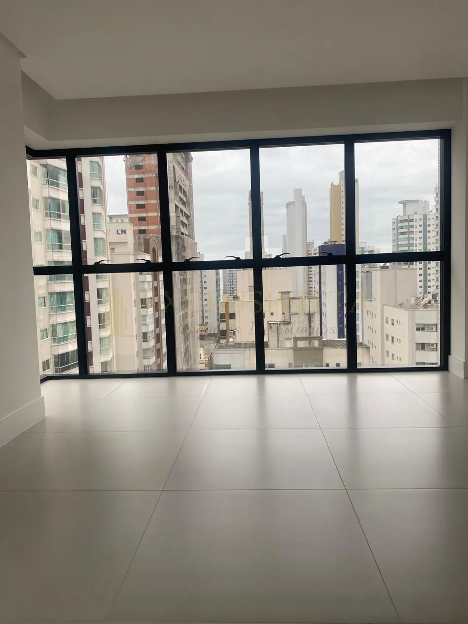 Apartamento 4 quartos para Venda no bairro Centro em Balneário Camboriú