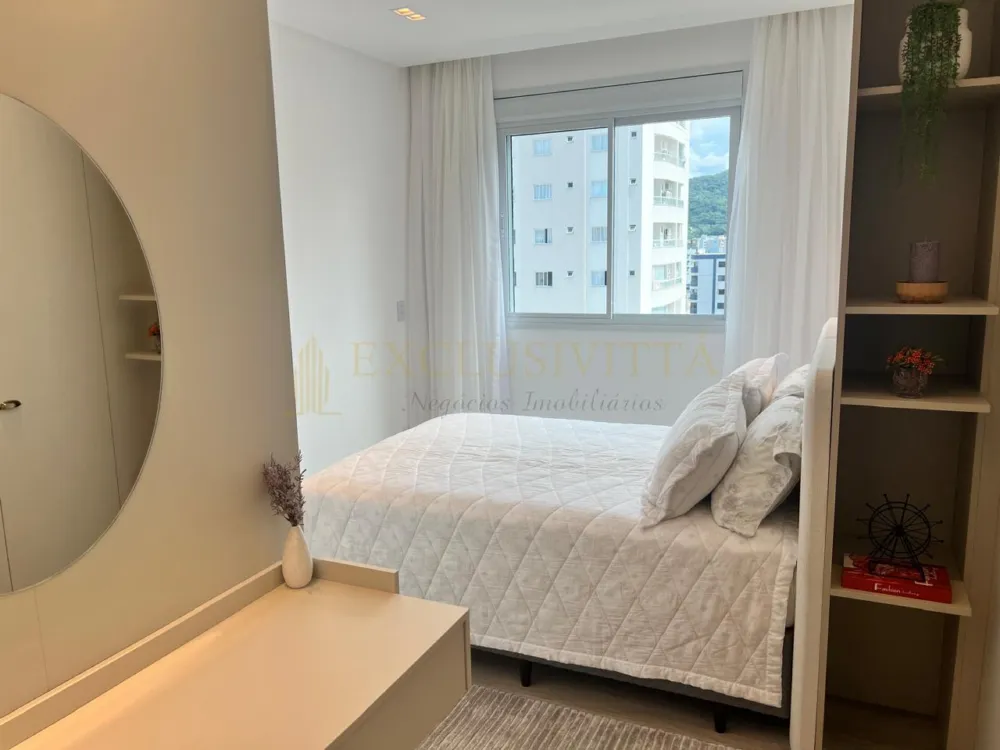 APARTAMENTO FINAMENTE MOBILIADO E EQUIPADO