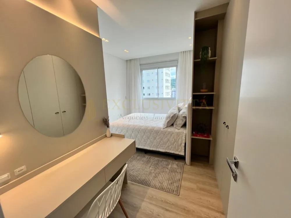 APARTAMENTO FINAMENTE MOBILIADO E EQUIPADO