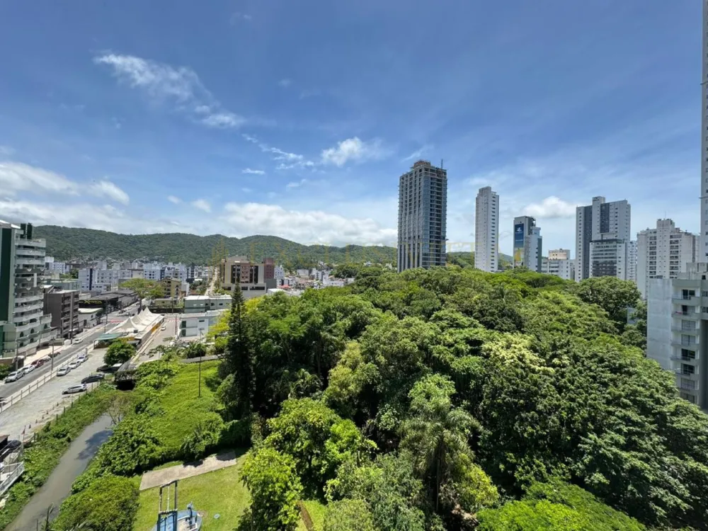 Apartamento 2 quartos para Venda no bairro Centro em Balneário Camboriú