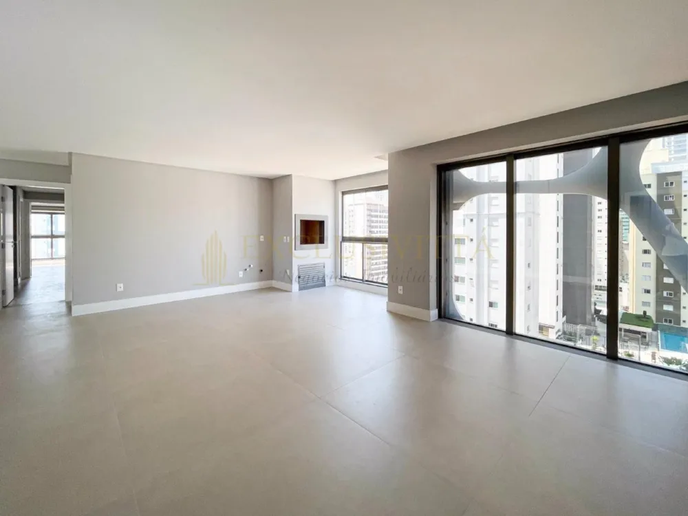 Apartamento 4 suítes para Venda no bairro Centro em Balneário Camboriú