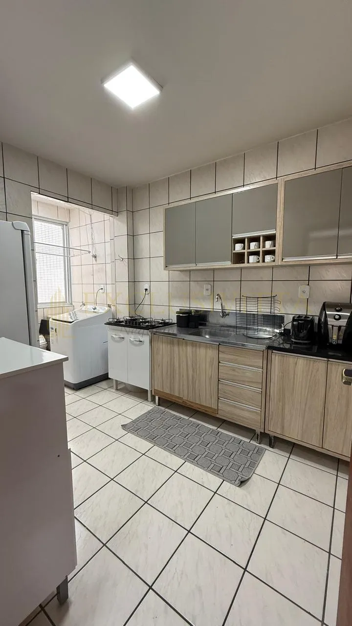 Apartamento de dois quartos com ótima localizaçao