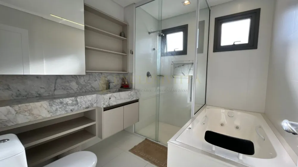 Apartamento ALTO PADRÃO 4 suítes - Locação Anual no Centro em Balneário Camboriú