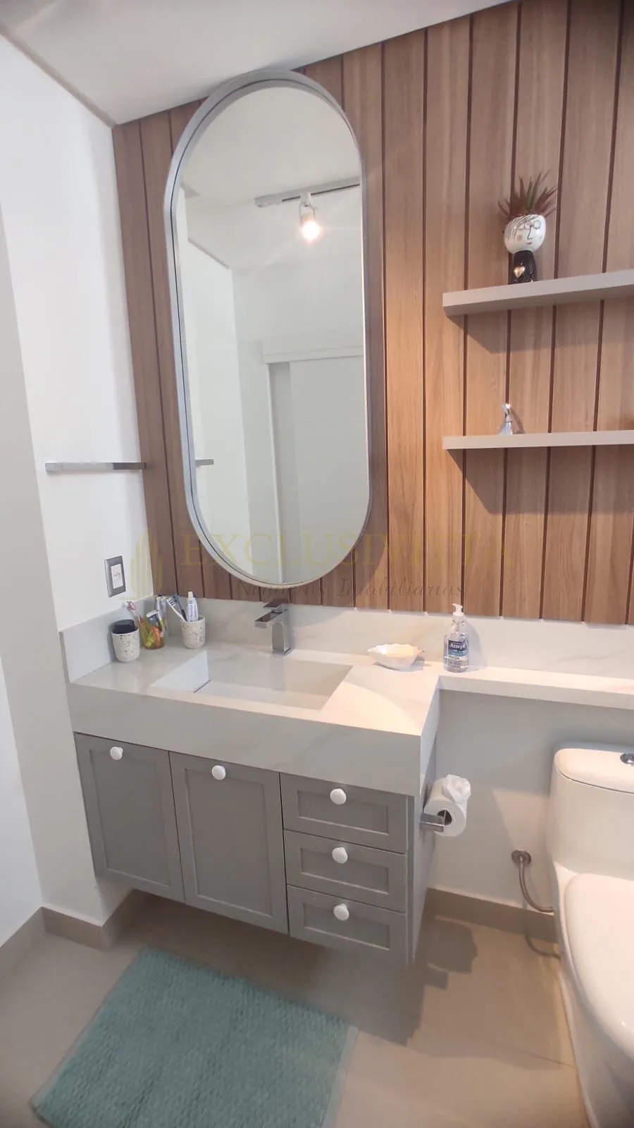 Lindo Apartamento com 4 suítes para Venda no bairro Pioneiros em Balneário Camboriú