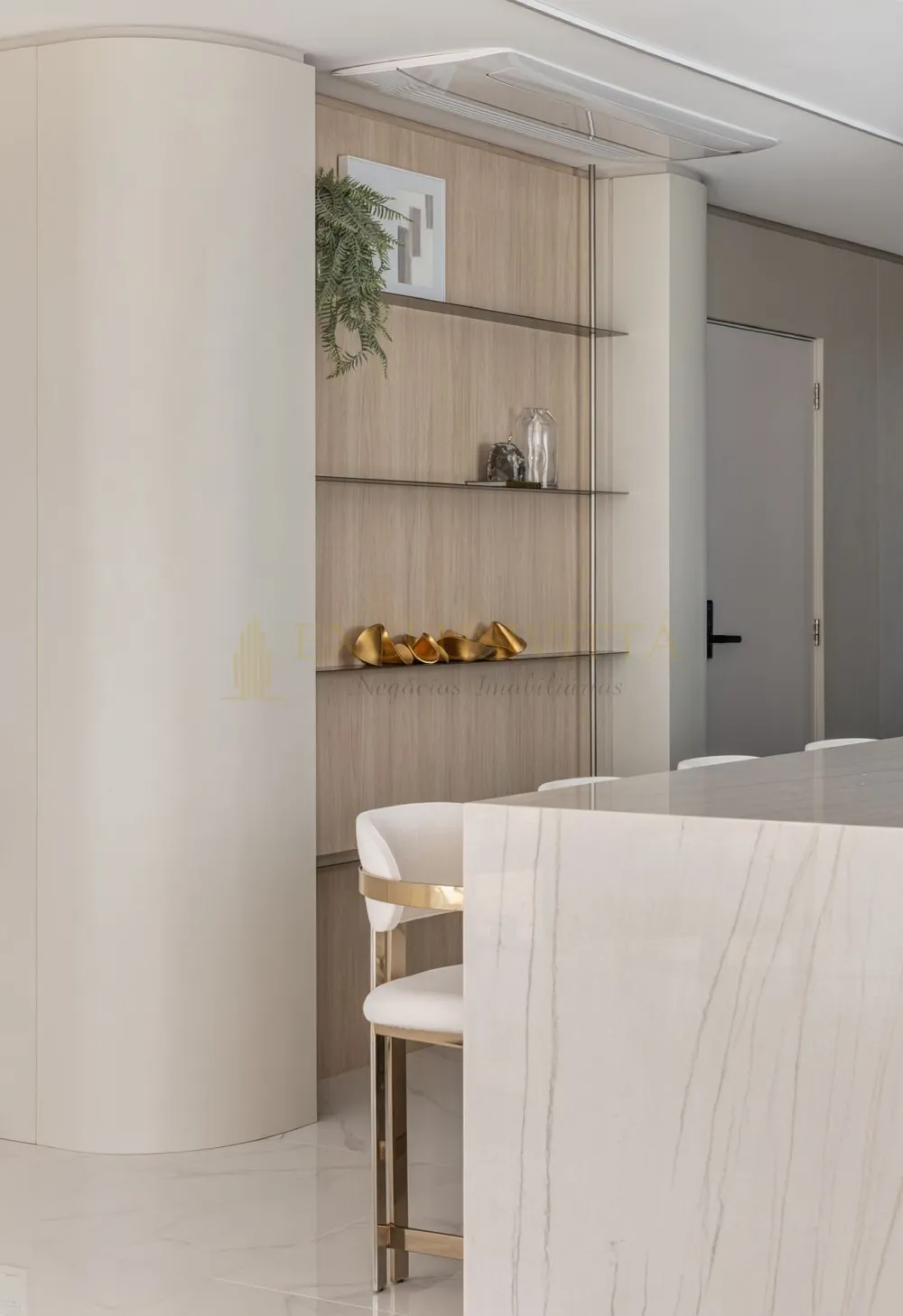 Apartamento 4 suítes para Venda no bairro Pioneiros em Balneário Camboriú