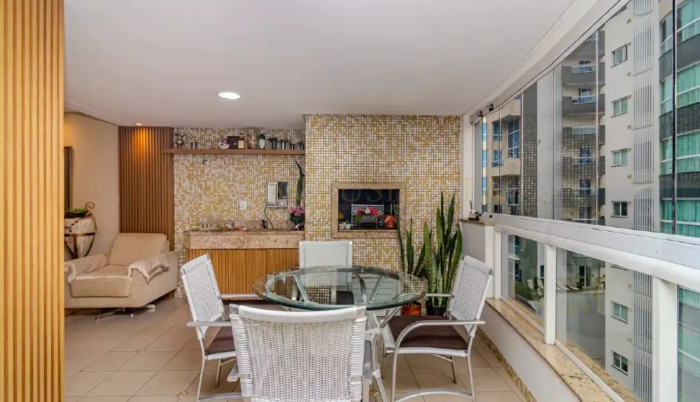 Apartamento mobiliado a 50 metros da Avenida Brasil