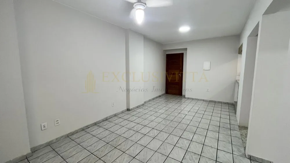 Apartamento à venda próximo à Av. Brasil, em Balneário Camboriú