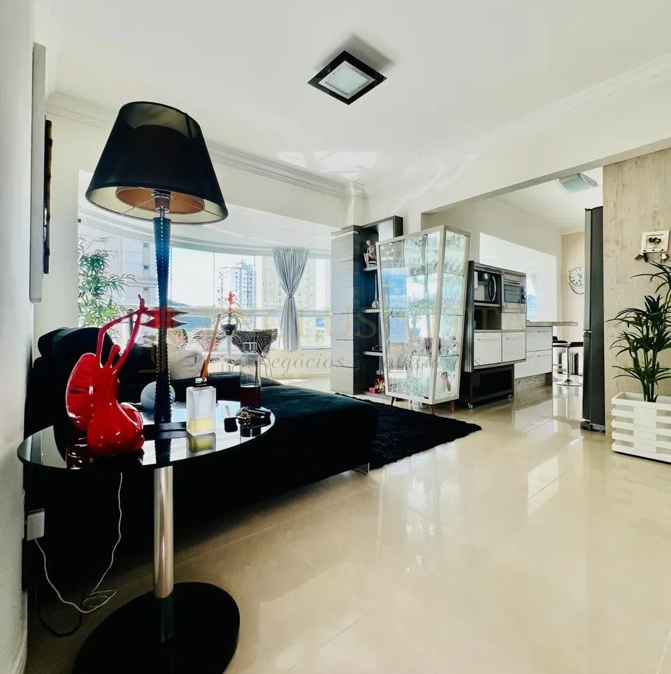 Apartamento exclusivo na quadra mar – 1 por andar | Vista para o mar e o rio
