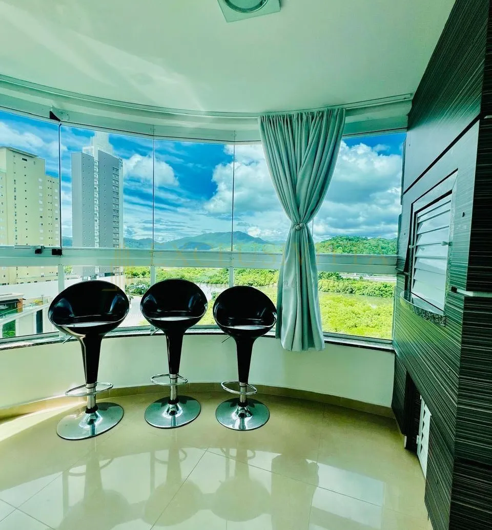 Apartamento exclusivo na quadra mar – 1 por andar | Vista para o mar e o rio