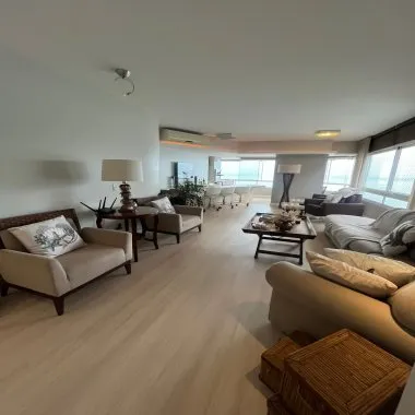 Apartamento 3 suítes para Locação Anual no bairro Centro em Balneário Camboriú