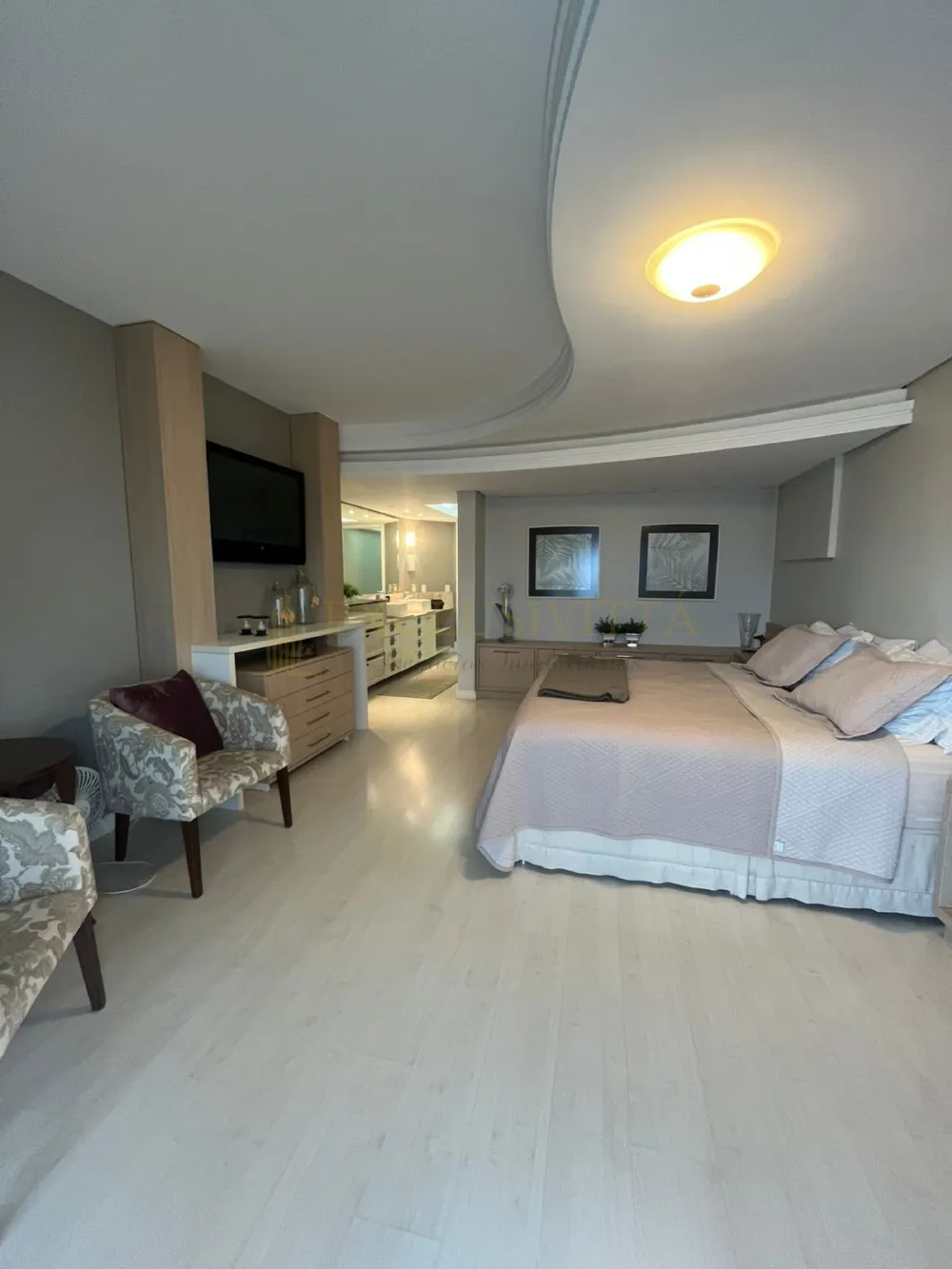 Apartamento 3 suítes para Locação Anual no bairro Centro em Balneário Camboriú