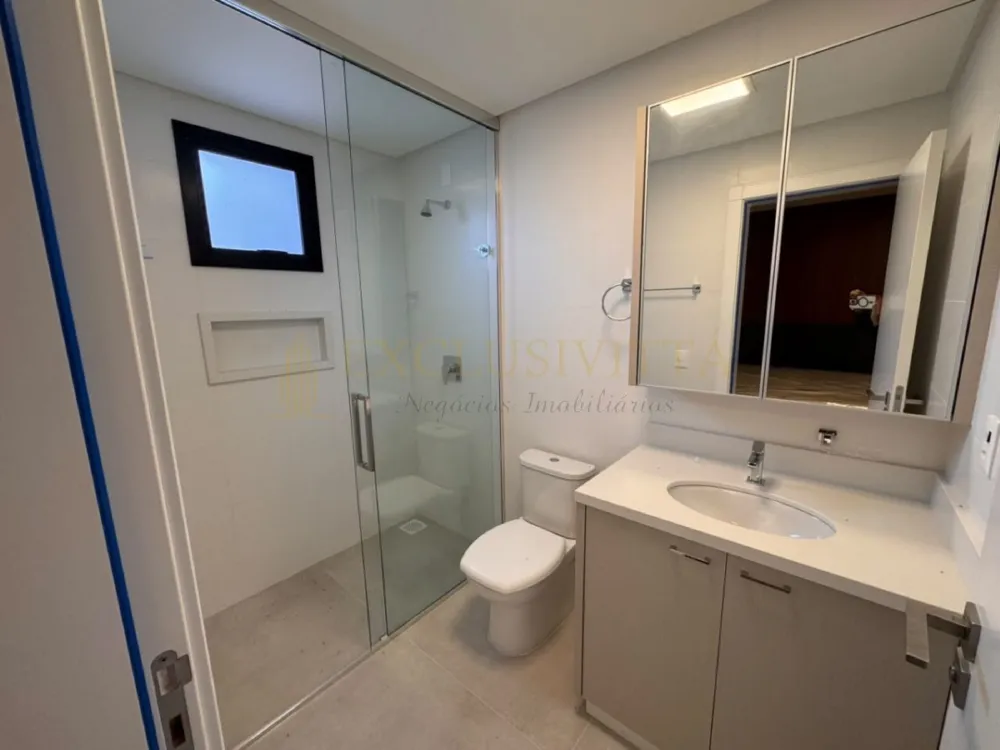 Apartamento 3 quartos para Locação Anual no bairro Meia Praia em Itapema