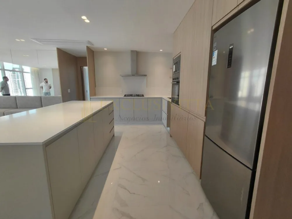 Apartamento 3 suítes para Locação Anual no bairro Centro em Balneário Camboriú