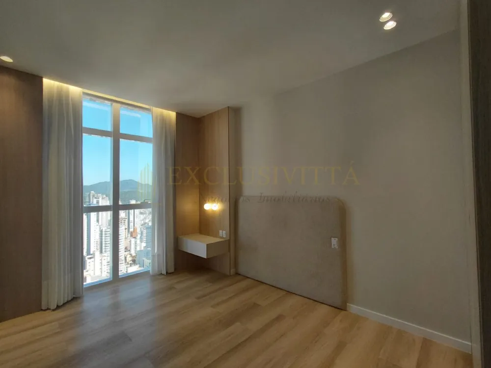 Apartamento 3 suítes para Locação Anual no bairro Centro em Balneário Camboriú