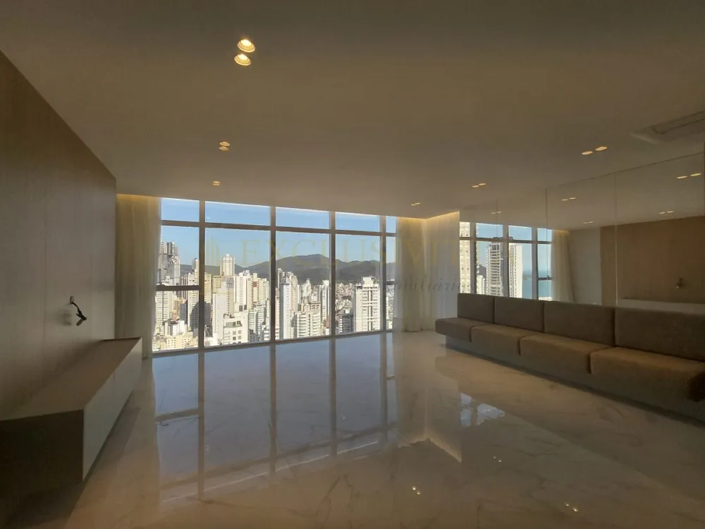 Apartamento 3 suítes para Locação Anual no bairro Centro em Balneário Camboriú