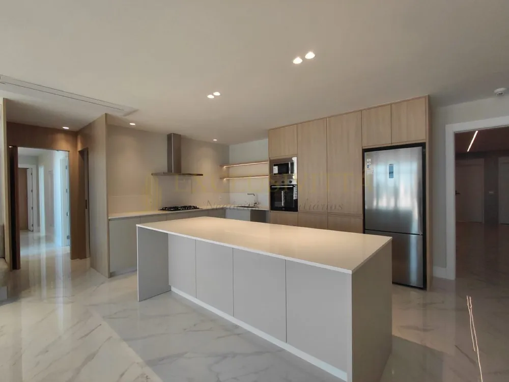Apartamento 3 suítes para Locação Anual no bairro Centro em Balneário Camboriú