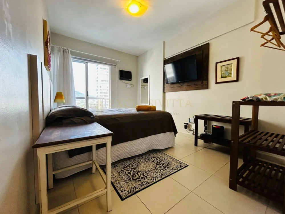 Apartamento com 3 quartos sendo uma suíte a venda na Avenida Atlântica