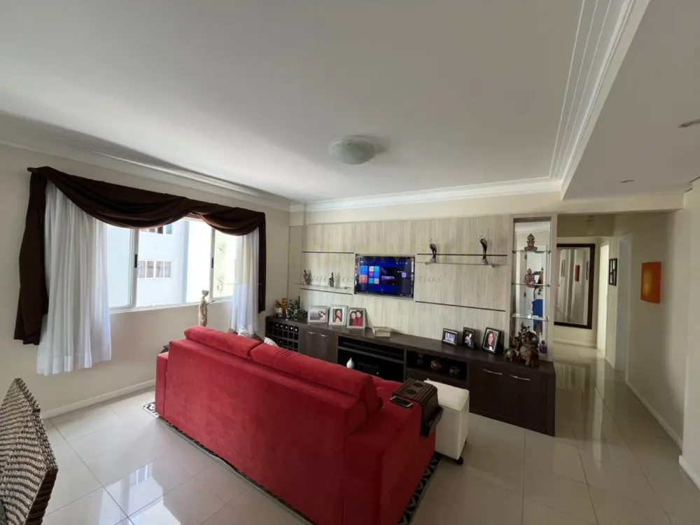 Apartamento Semimobiliado à Venda Conforto e Tranquilidade a 700 Metros da Praia!