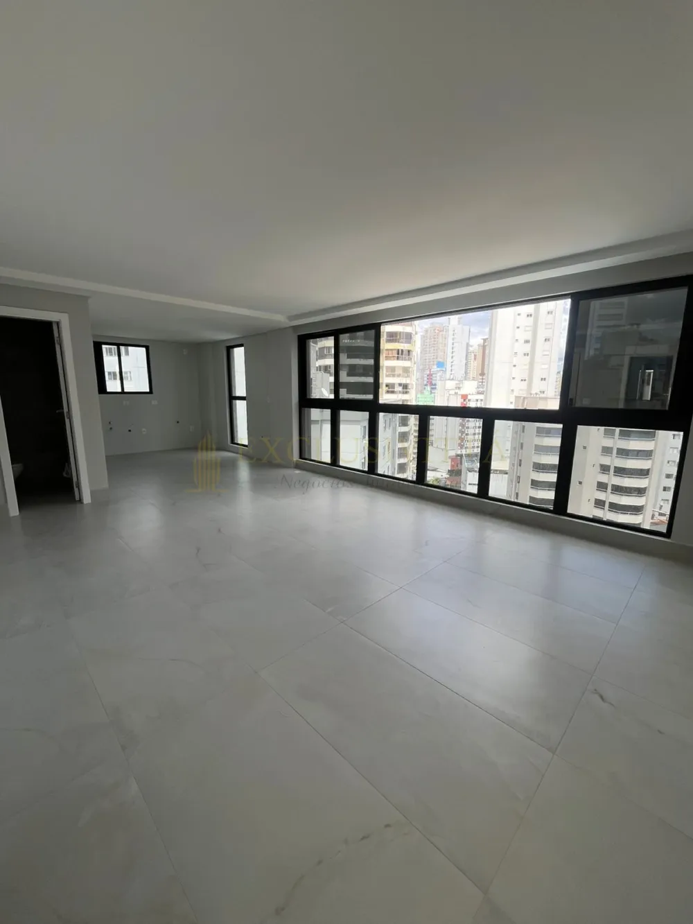 Apartamento 3 suítes para Venda no bairro Centro em Balneário Camboriú