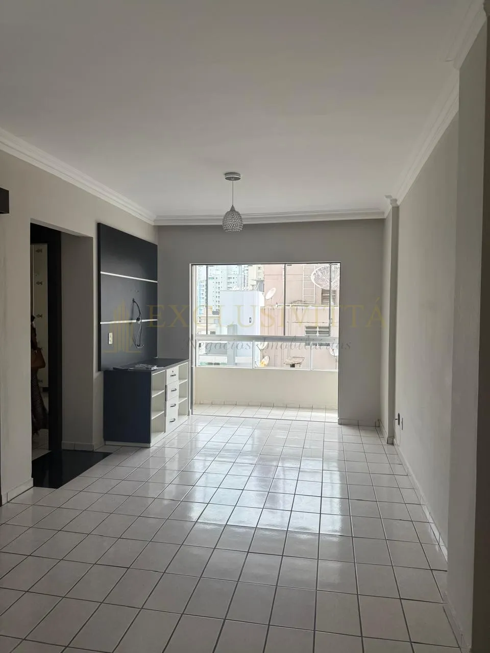 Apartamento com dois quartos em ótima localizaçao