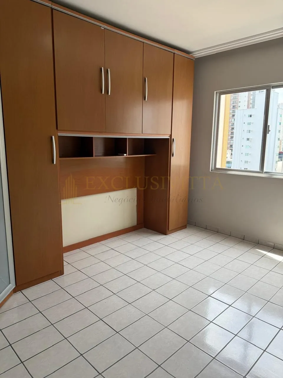 Apartamento com dois quartos em ótima localizaçao