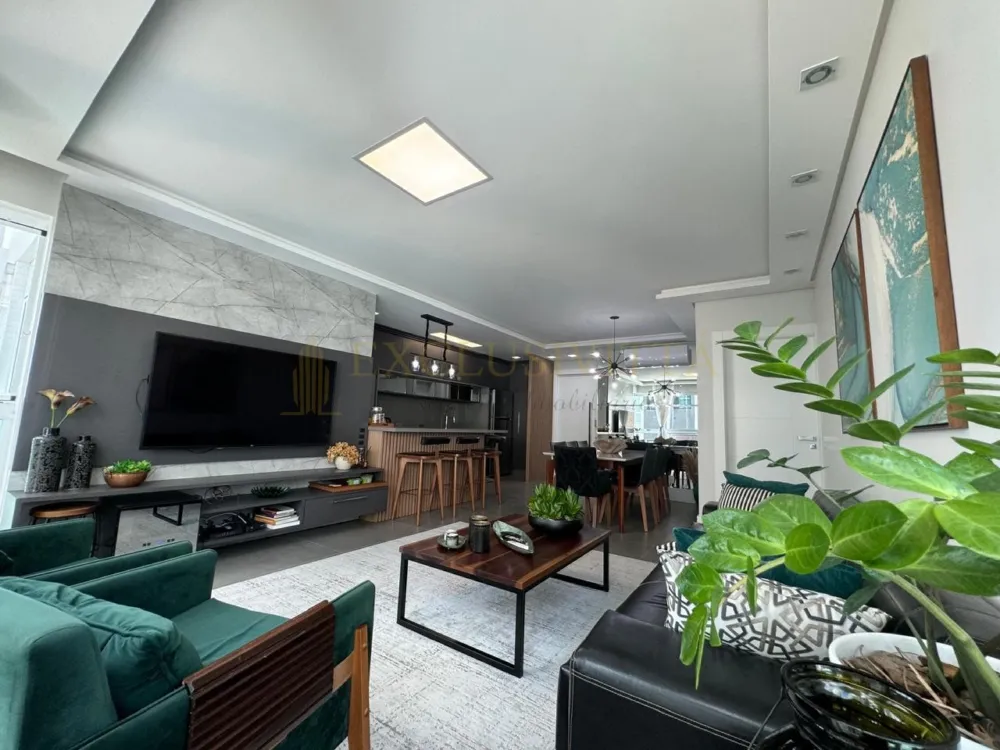 Lindo apartamento com 3 suítes a venda na área mais procurada de Balneário Camboriú