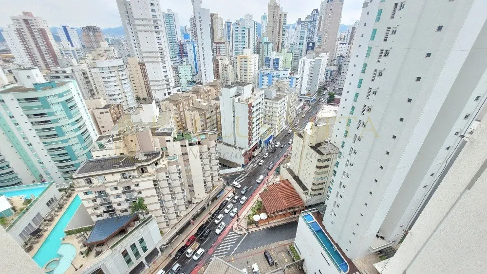 Apartamento QUADRA MAR a venda na Barra Sul de Balneário Camboriú