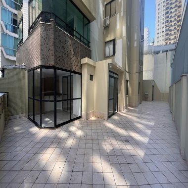 Apartamento Quadra Mar para Venda no Centro de Balneário Camboriú!