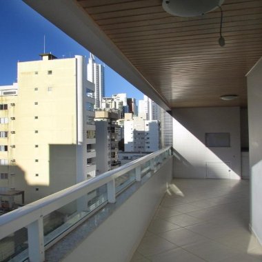 Apartamento 2 quartos para Locação Anual no bairro Centro em Balneário Camboriú