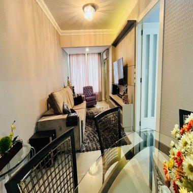 Apartamento Mobiliado com Suíte na QUADRA MAR de Balneário Camboriú na região da Rua 3200