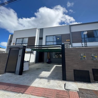 Casa 2 suítes para Venda no bairro São Francisco de Assis em Camboriú