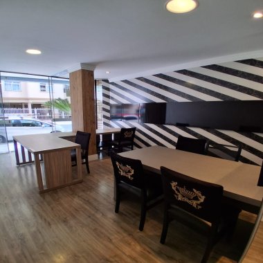 Sala comercial para Locação Anual no bairro Centro em Balneário Camboriú!