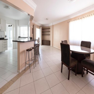 Apartamento 2 suítes para Locação Anual no bairro Centro em Balneário Camboriú