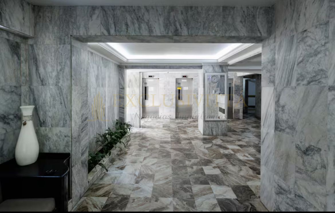 Apartamento à venda na quadra mar em Balneário Camboriú