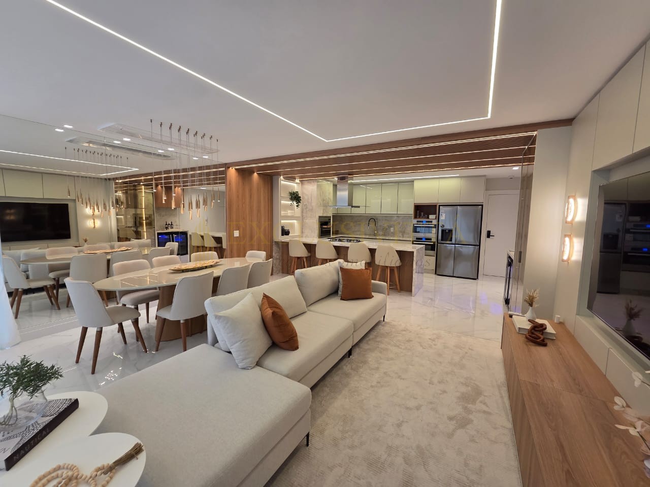 Apartamento 4 quartos para Venda no bairro Centro em Balneário Camboriú