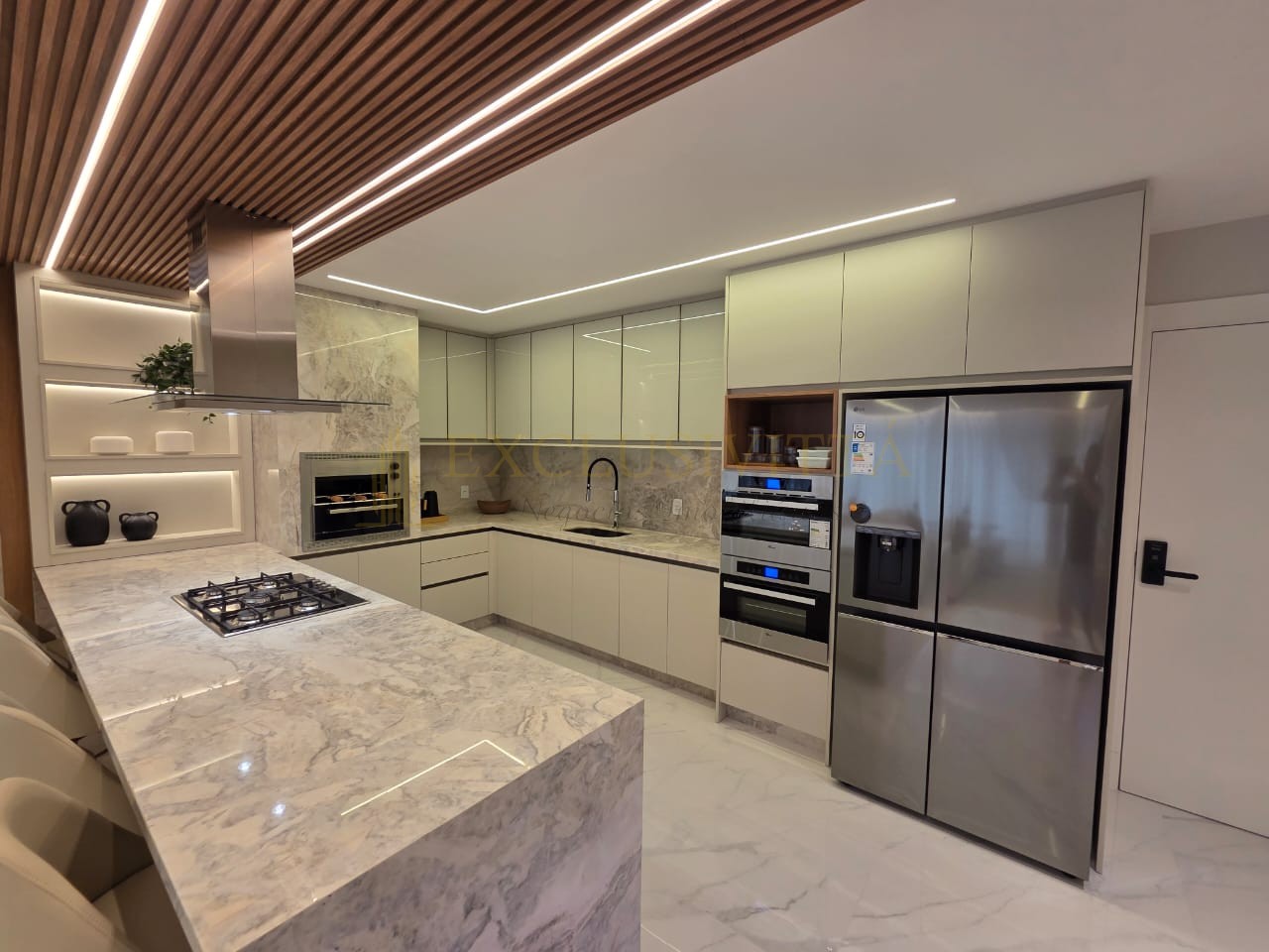 Apartamento 4 quartos para Venda no bairro Centro em Balneário Camboriú