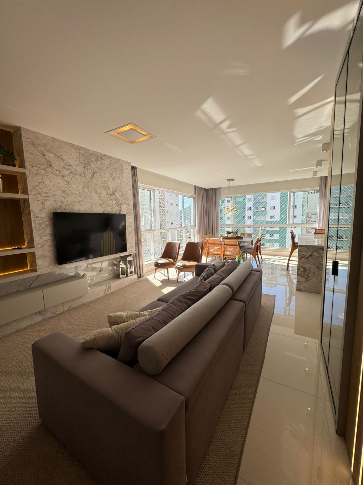 Apartamento 4 suítes para Venda no bairro Pioneiros em Balneário Camboriú