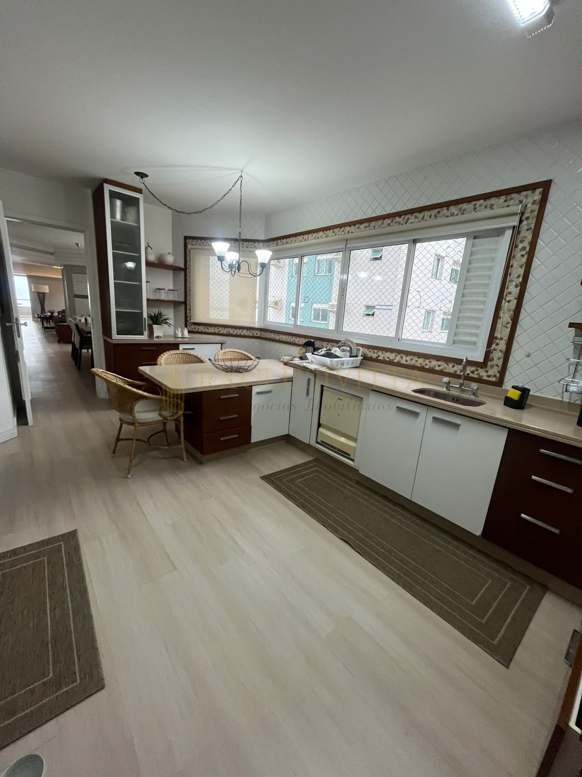 Apartamento 3 suítes para Locação Anual no bairro Centro em Balneário Camboriú