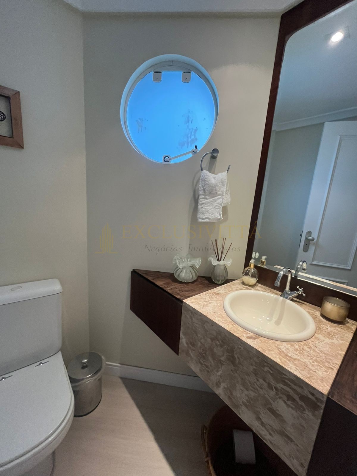 Apartamento 3 suítes para Locação Anual no bairro Centro em Balneário Camboriú