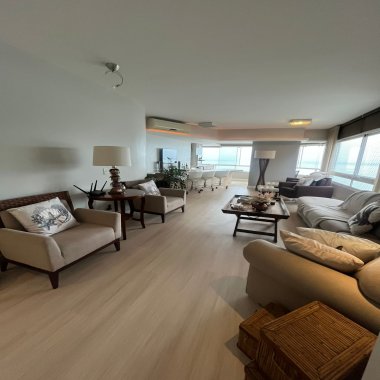 Apartamento 3 suítes para Locação Anual no bairro Centro em Balneário Camboriú