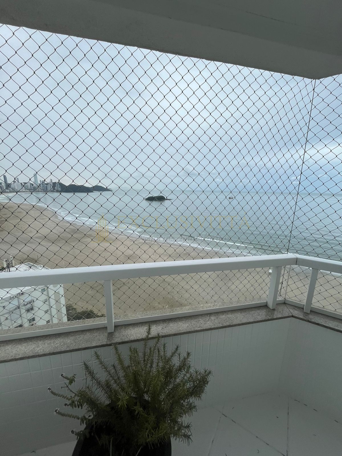 Apartamento 3 suítes para Locação Anual no bairro Centro em Balneário Camboriú