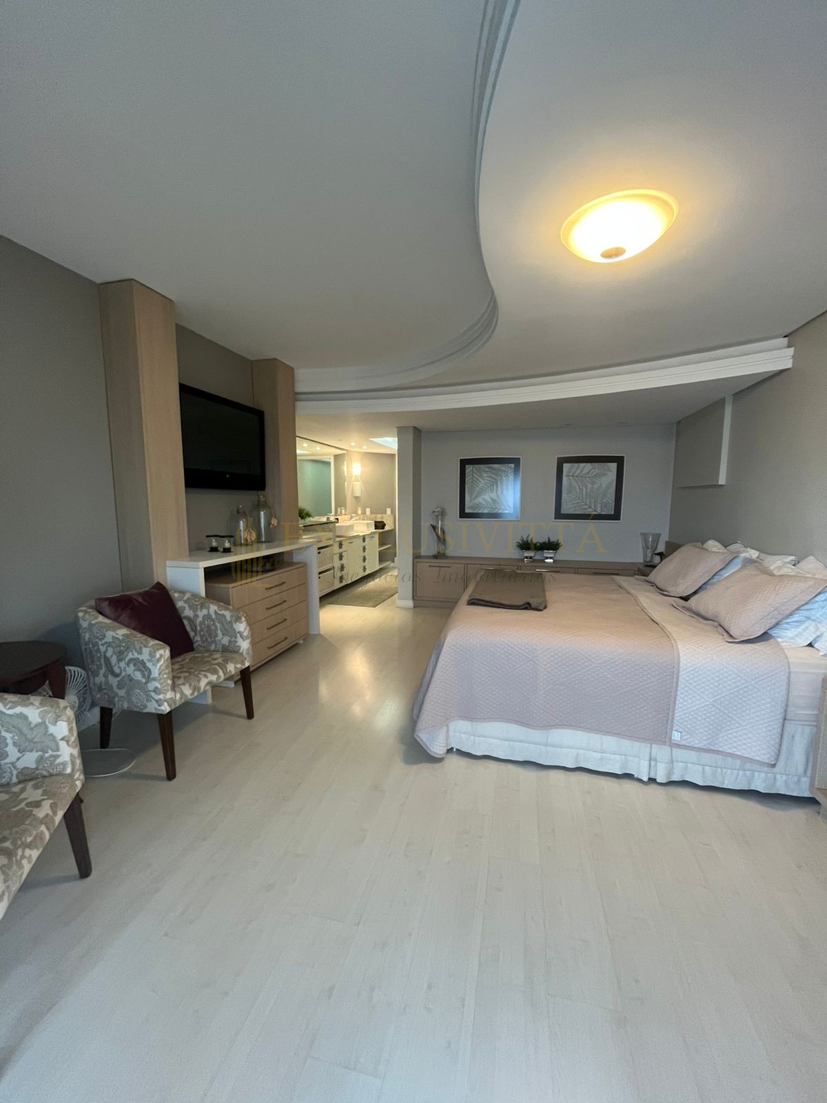 Apartamento 3 suítes para Locação Anual no bairro Centro em Balneário Camboriú