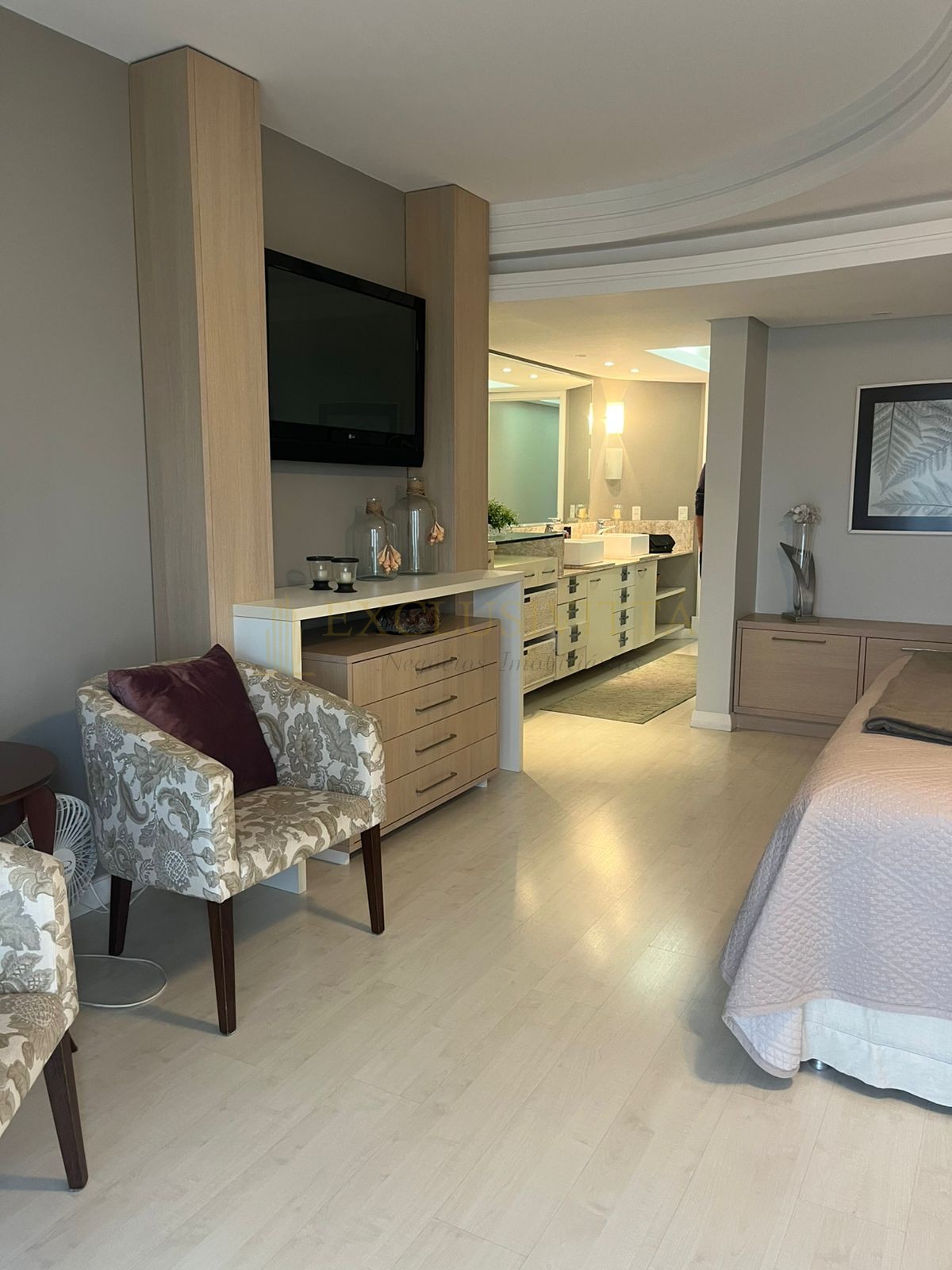 Apartamento 3 suítes para Locação Anual no bairro Centro em Balneário Camboriú