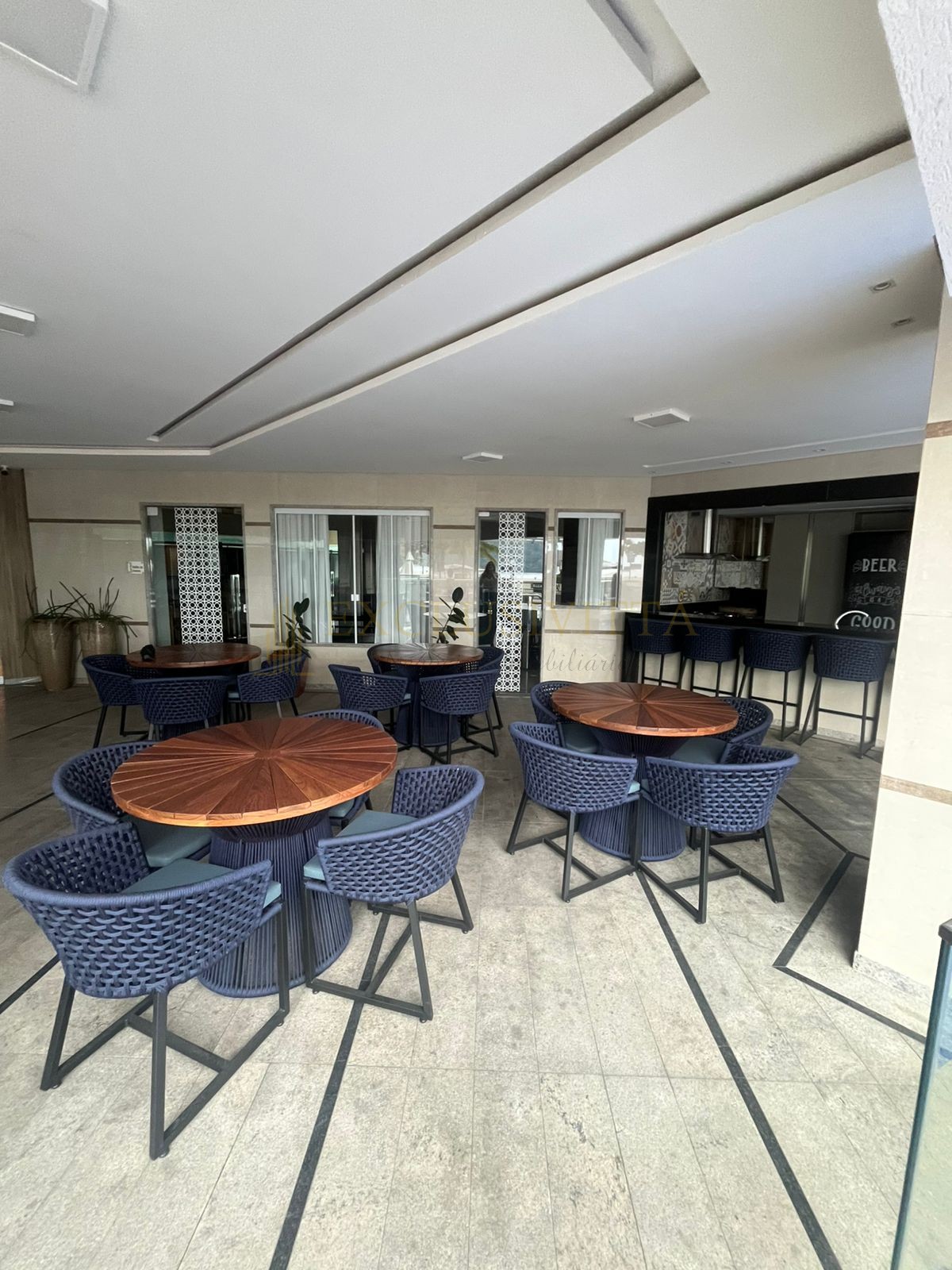 Apartamento 3 suítes para Locação Anual no bairro Centro em Balneário Camboriú