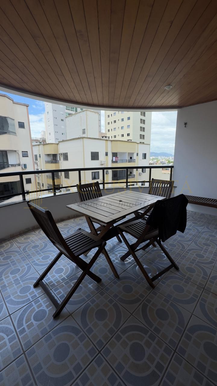 Apartamento 3 quartos para Locação Anual no bairro Centro em Balneário Camboriú