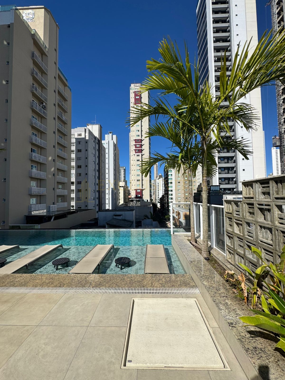 Prédio 3 suítes para Venda no bairro Centro em Balneário Camboriú