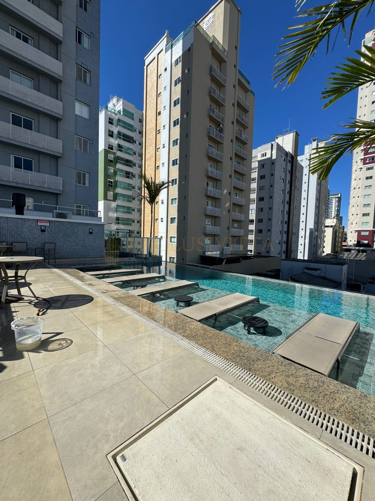 Prédio 3 suítes para Venda no bairro Centro em Balneário Camboriú