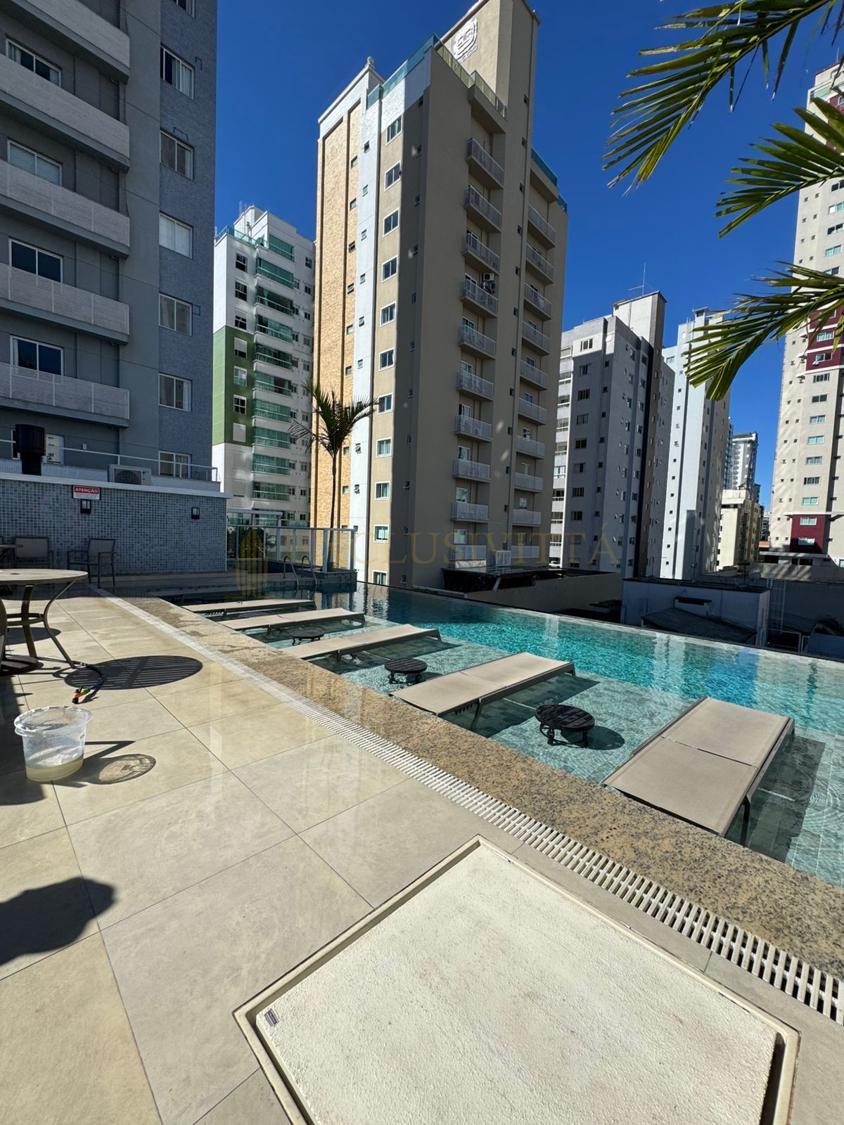 Prédio 3 suítes para Venda no bairro Centro em Balneário Camboriú