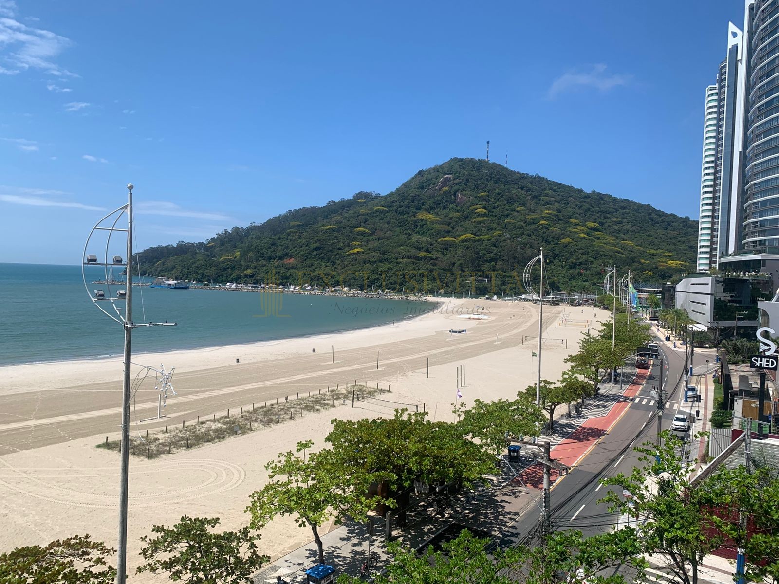 Apartamento 2 quartos para Locação Anual no bairro Centro em Balneário Camboriú