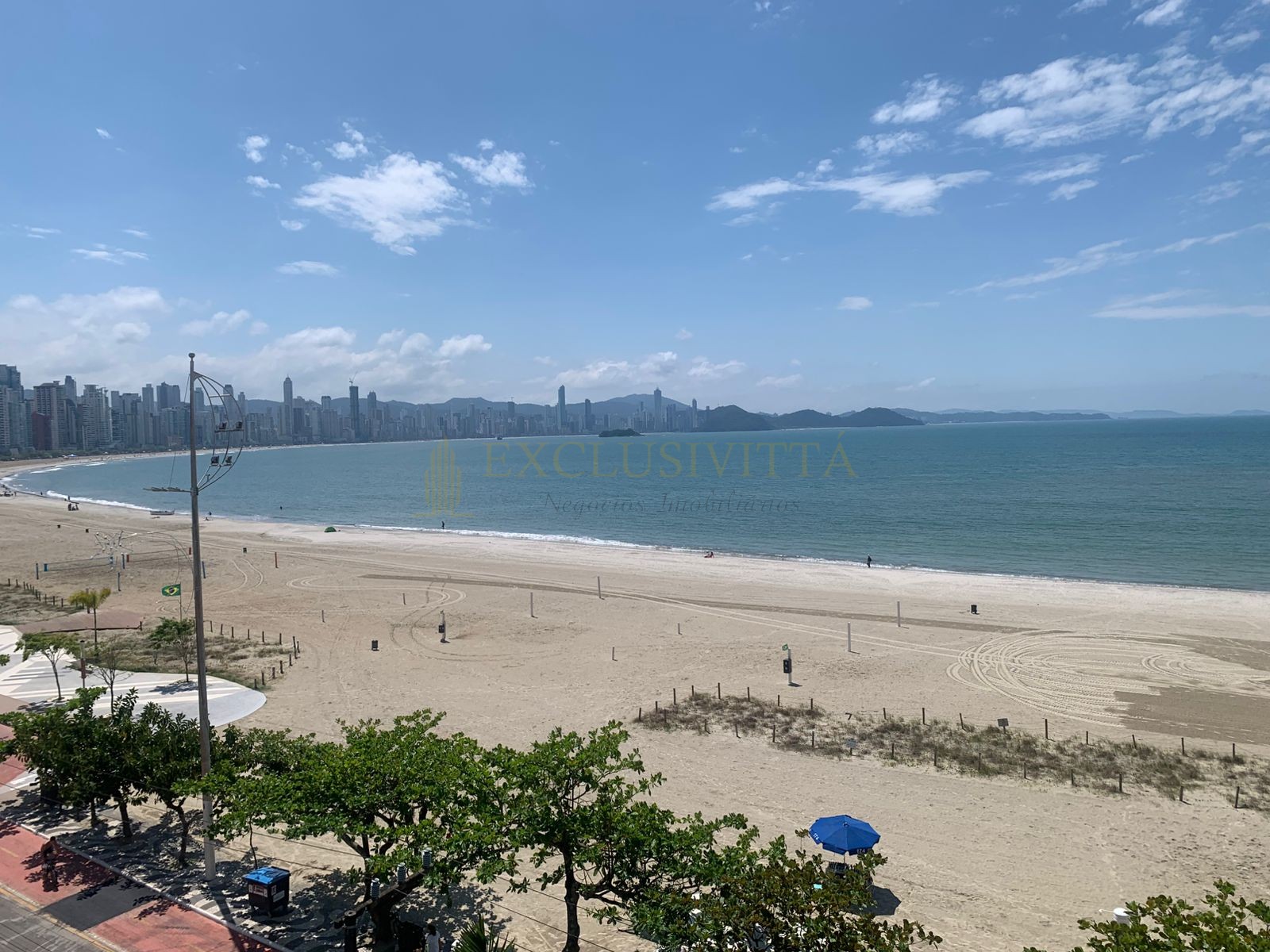 Apartamento 2 quartos para Locação Anual no bairro Centro em Balneário Camboriú